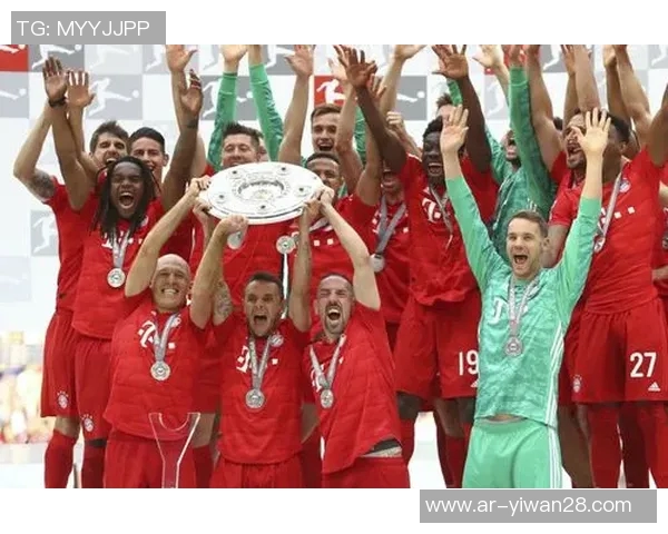 拜仁足球巨星素描:细腻呈现球场英姿与荣耀背后的努力 拜仁足球巨星素描:细腻呈现球场英姿与荣耀背后的努力