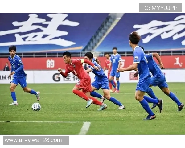 从草根到巨星：足球场上逆袭的屌丝球员成长之路